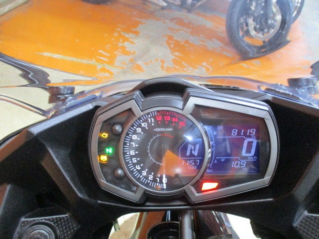 走行も８１１９ｋｍの低走行車！４００ｃｃなのに車両重量１６７ｋｇ！２５０ｃｃ並みの軽さですよ